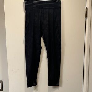 Sweaty Betty Black High-Waist Leggings with Subtle Texture